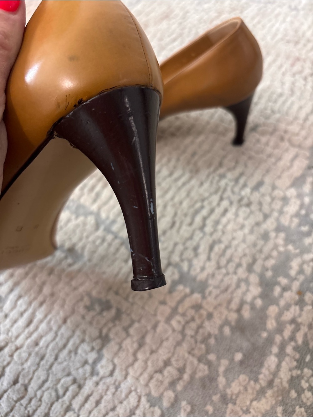 Gucci Tan Leather Pointed Toe Heels - Picture 4 of 8